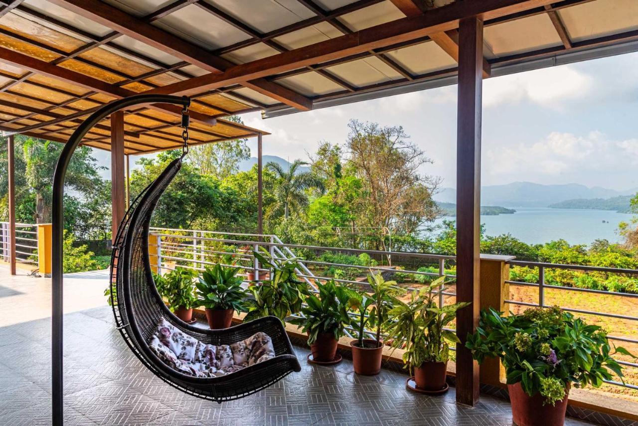 Ekam Lake House By Stayvista With Mountain & Lake Views, Outdoor Jacuzzi, Sauna, Modern Amenities & Kitchen Garden Pune Exteriör bild