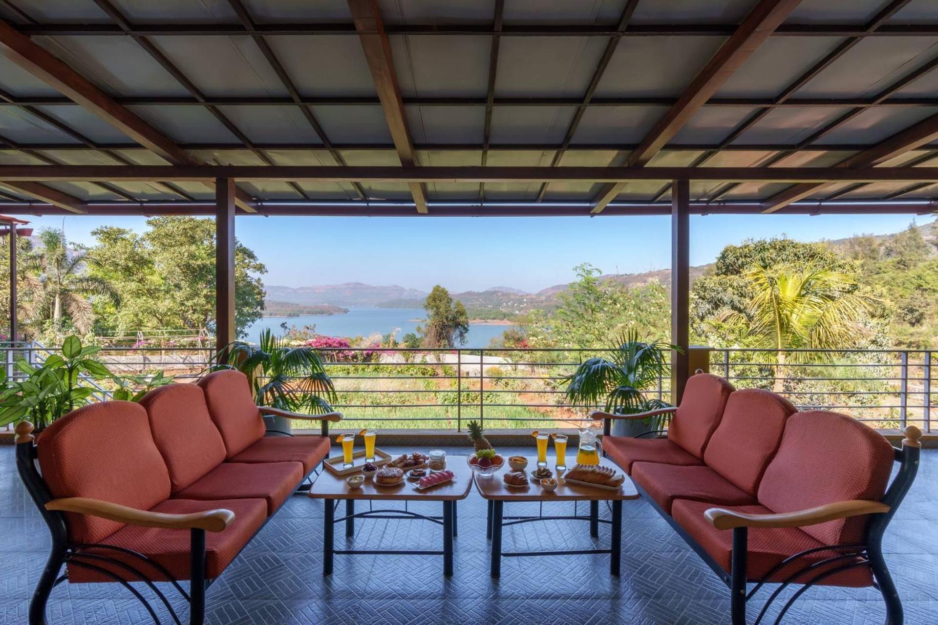 Ekam Lake House By Stayvista With Mountain & Lake Views, Outdoor Jacuzzi, Sauna, Modern Amenities & Kitchen Garden Pune Exteriör bild