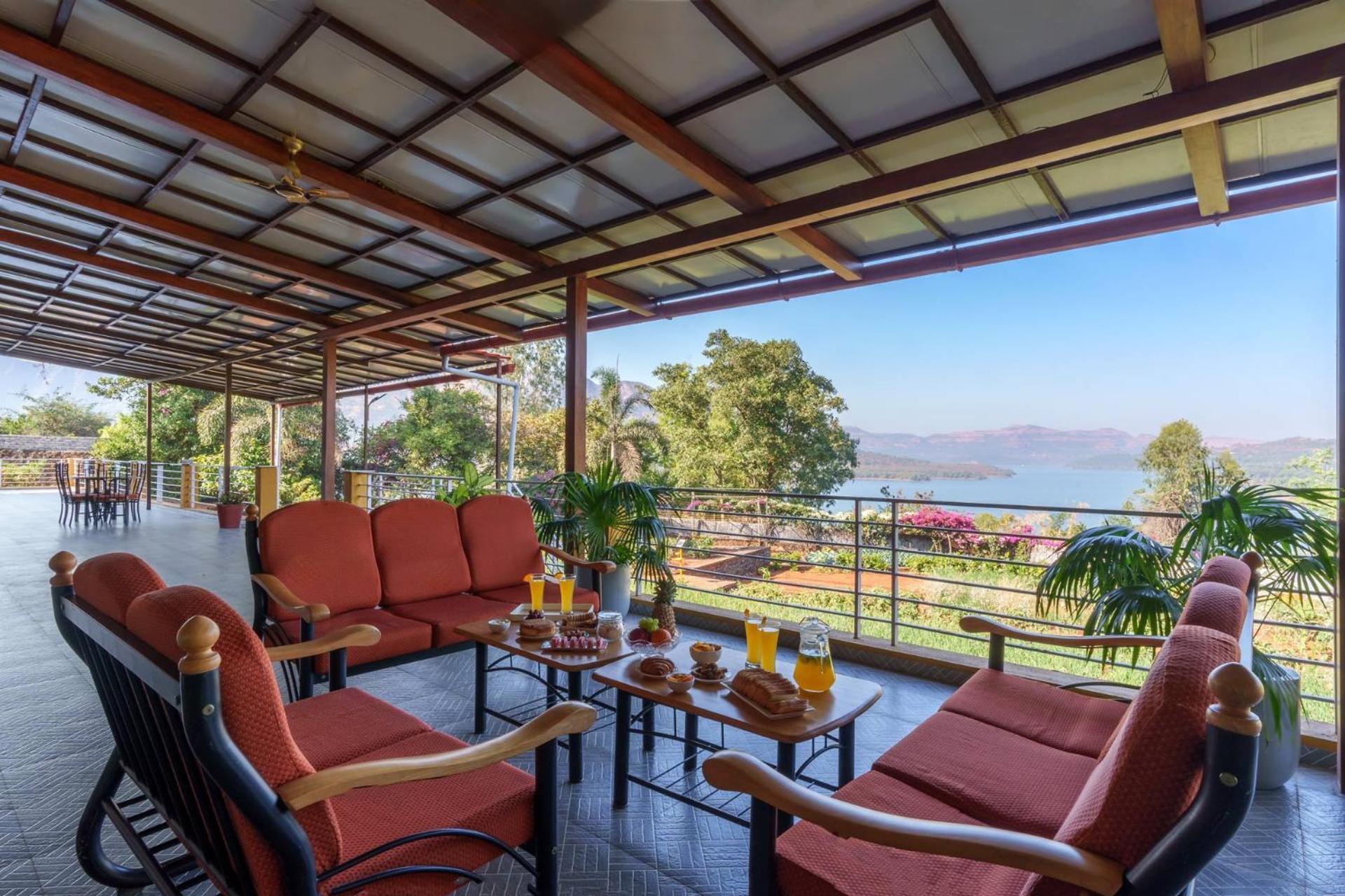 Ekam Lake House By Stayvista With Mountain & Lake Views, Outdoor Jacuzzi, Sauna, Modern Amenities & Kitchen Garden Pune Exteriör bild